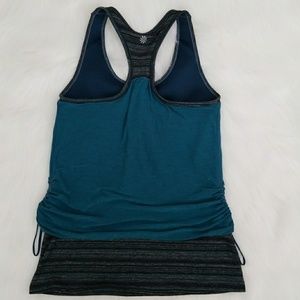 Athleta racer top size small. NeW
